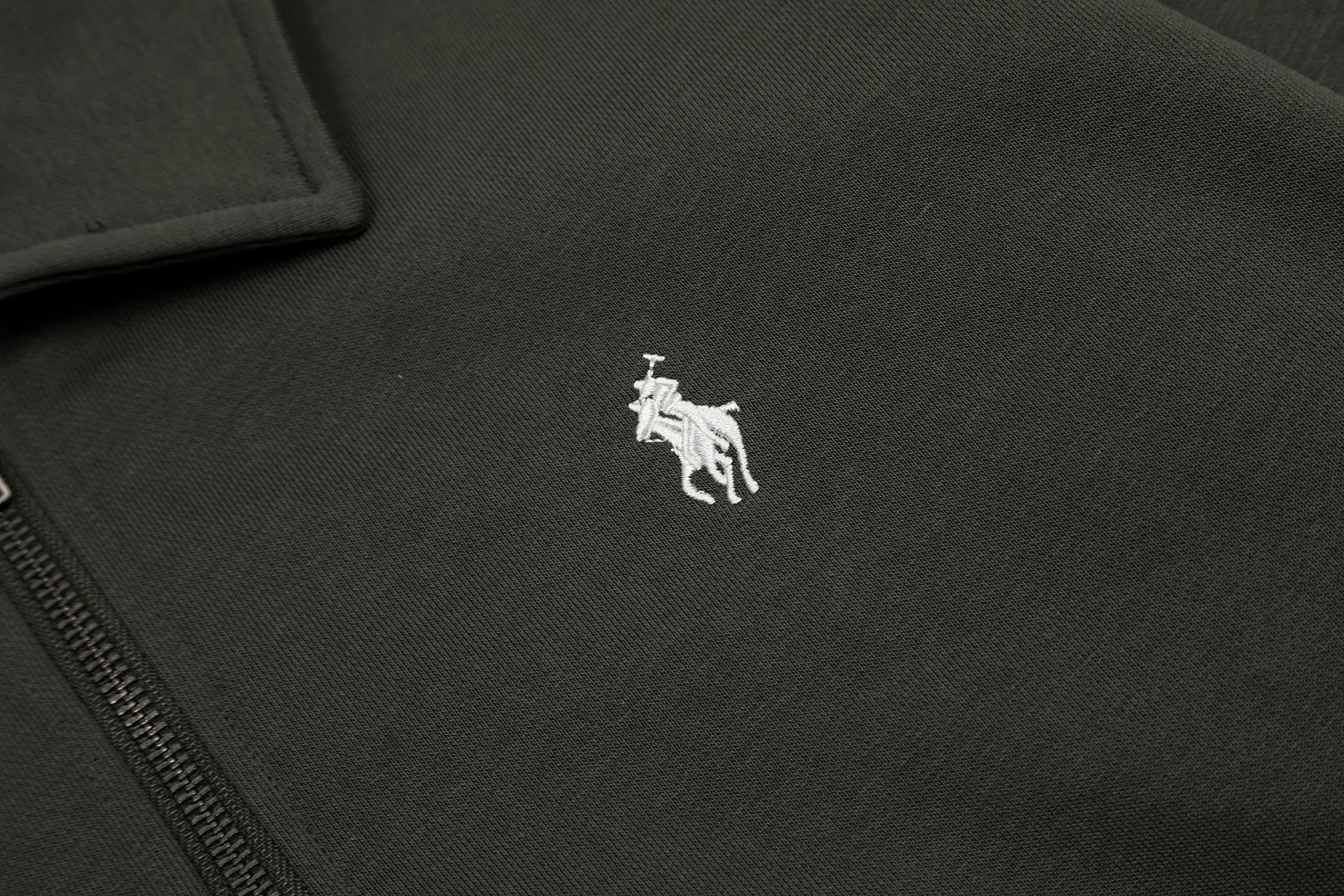P260 Top quality" Style number: 8091# [Ralph Lauren classic pony embroidered half-zip lapel POLO sweatshirt] ✅Ralph Lauren Ralph Lauren autumn and winter basic versatile polo lapel sweatshirt for men and women couples ✅High weight pure cotton terry original consistent YKK zipper widened and thickened threads ✅Old money style lazy style full retro style simple popular style ✅Autumn and winter single wear, simple and easy to wear underneath A must-have recommendation for couples Size: S-XL Color: White Khaki Retro Green